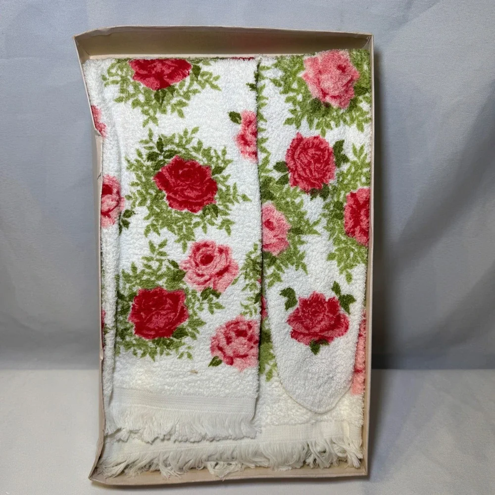 Vintage Cannon Cotton Bath Hand Towel Washcloth Set Pink Rose Floral Fringe USA
